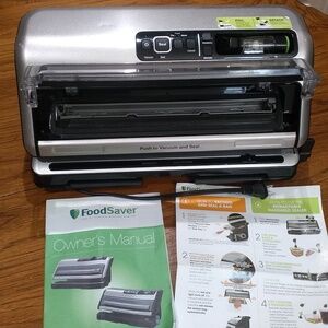 Food Saver Home Vacuum Packaging System with book FM5200